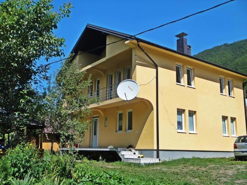 Dedushi Guesthouse &Wood Cabins-Camping Place Gusinje Eksteriør billede