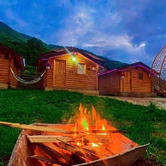 Dedushi Guesthouse &Wood Cabins-Camping Place Gusinje Eksteriør billede